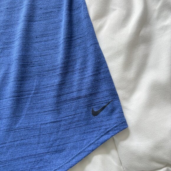 Nike Dri-Fit Tank Top Womens Size Medium Loose Fit T-Back Stretch Blue - Picture 2 of 7